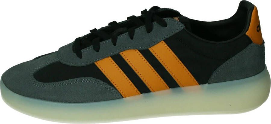 adidas barreda decode in de kleur zwart