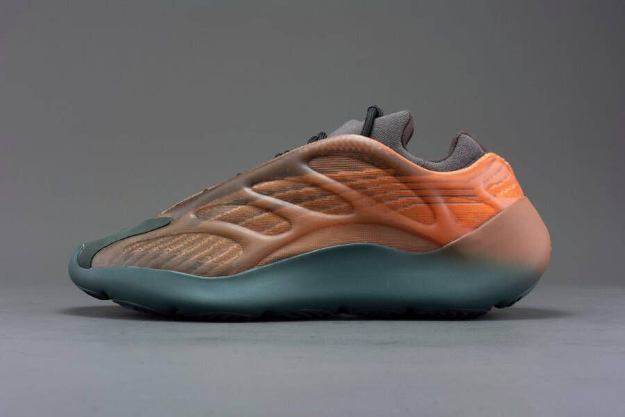 Adidas Yeezy 700 V3 Copper Fade GY4109 1 3 COPPER FADE Schoenen
