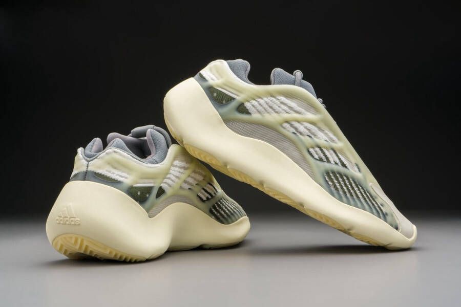 Adidas Yeezy 700 V3 Fade Salt ID1674 1 3 Kleur als op foto Schoenen