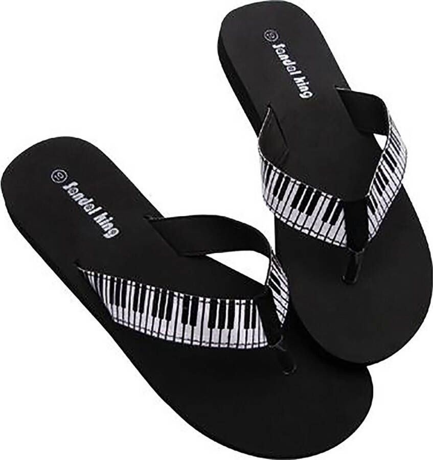 AIM Slippers zwart met pianotoetsen