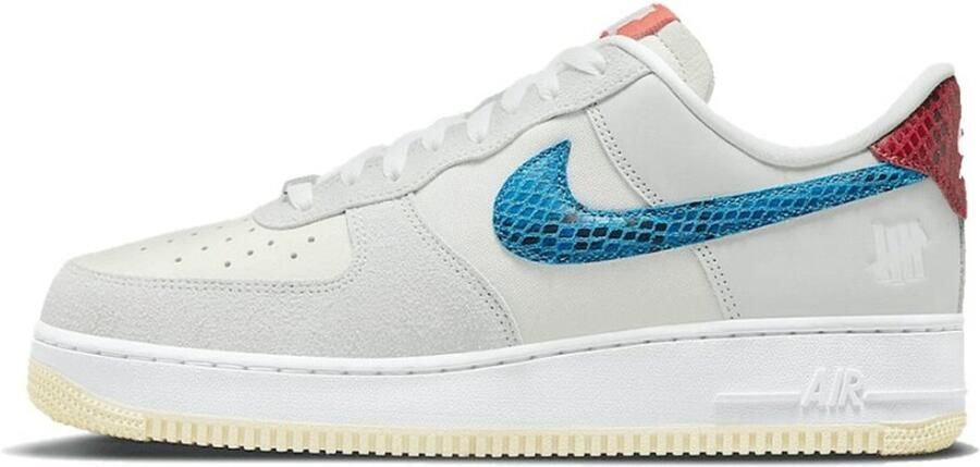 Nike Air Force 1 Low SP Undefeated 5 On It Dunk vs. AF1