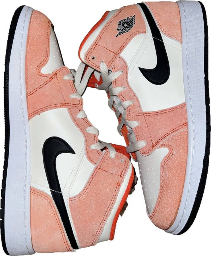 Air Jordan 1 Mid 'Orange Suede' (GS) DV1336-800 oranje suede sneakers hoog