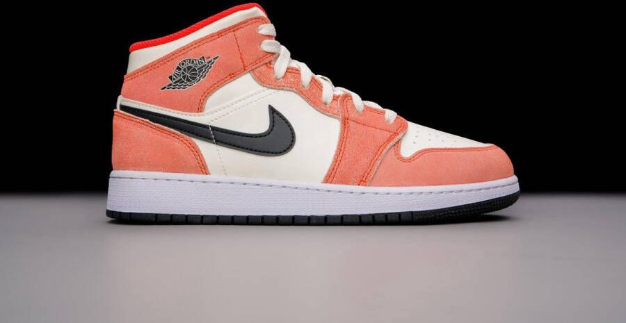 Air Jordan 1 Mid 'Orange Suede' (GS) DV1336-800 oranje suede sneakers hoog