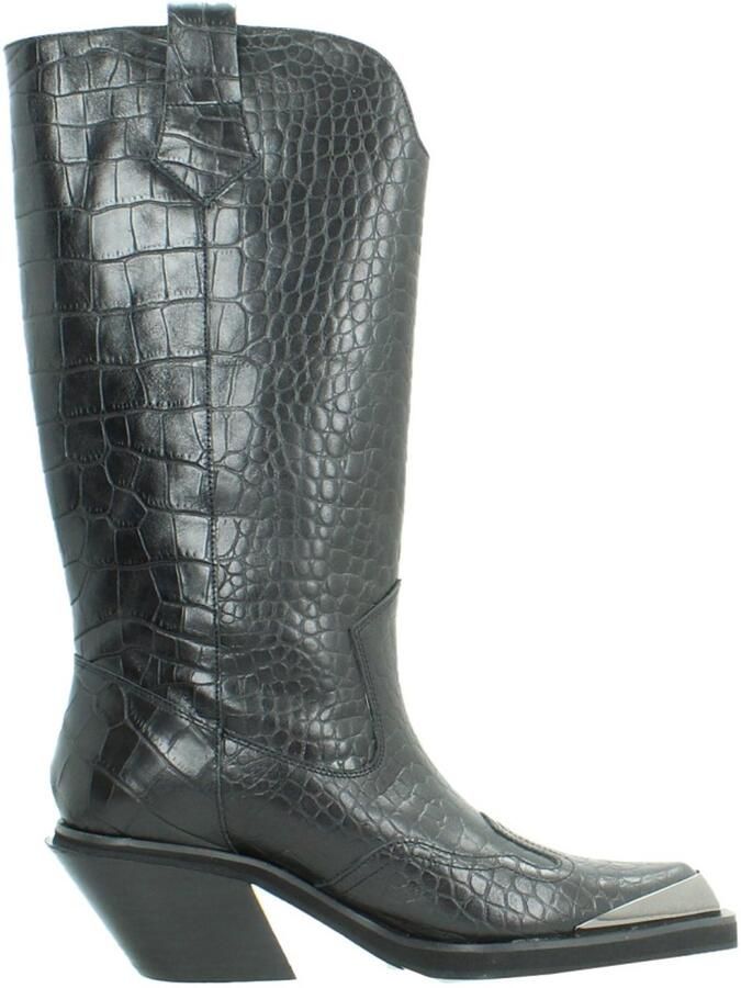 Alma en Pena I250927 Dierlijke Dr