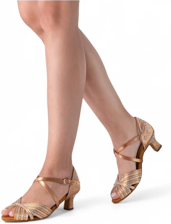 Anna Kern Latin dames dansschoenen Esmee Nude satijn Sprankelende strass steentjes Comfortabele flare hak Verstelbare wreefband Nikkelvrije sluiting Perfecte pasvorm KRN20874 Salsa Latin Bachata Social nude