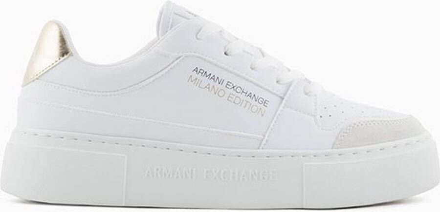 Armani Exchange Witte Sneakers met reliëflogo White Dames