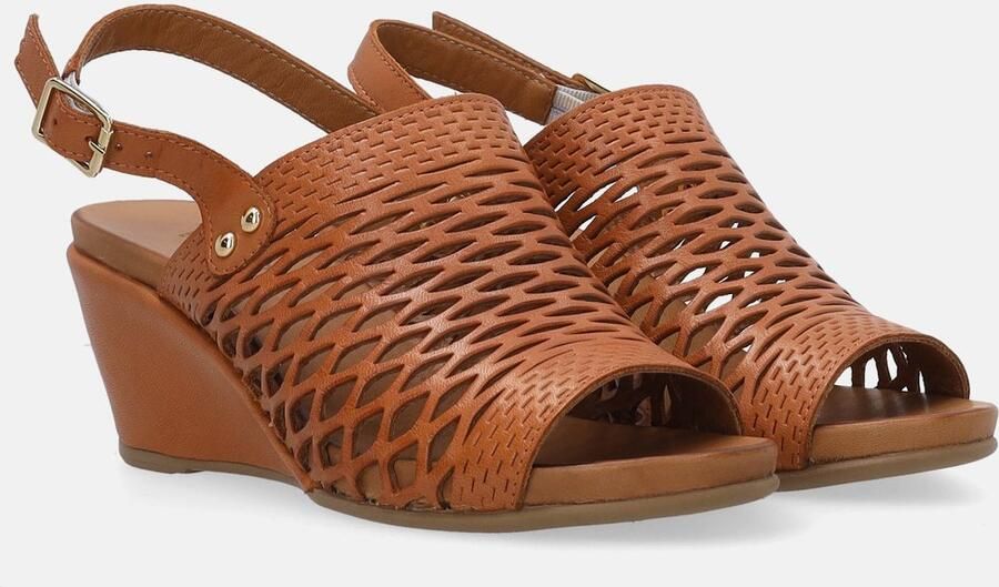 Venezia ARTIMOD Bruine leren sandalen Geperforeerd bovenwerk Sleehak