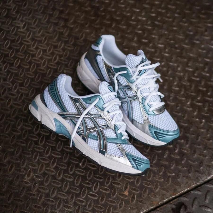 ASICS Gel-1130 sneaker met mesh details
