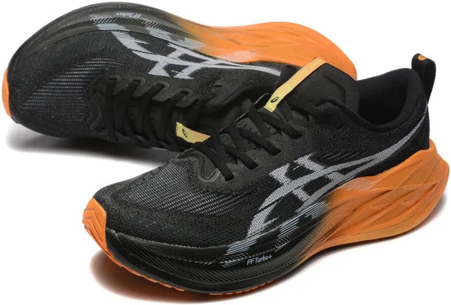 ASICS Superblast 2. Hardloopschoenen. Unisex Zwart Oranje