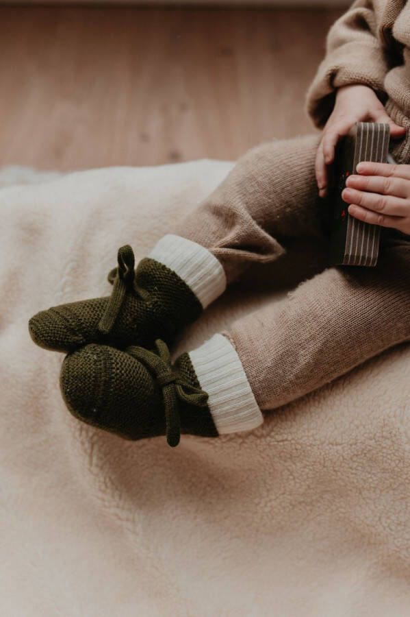 BabyRoomBoom Baby slofjes Merino Wol met Veter Donkergroen