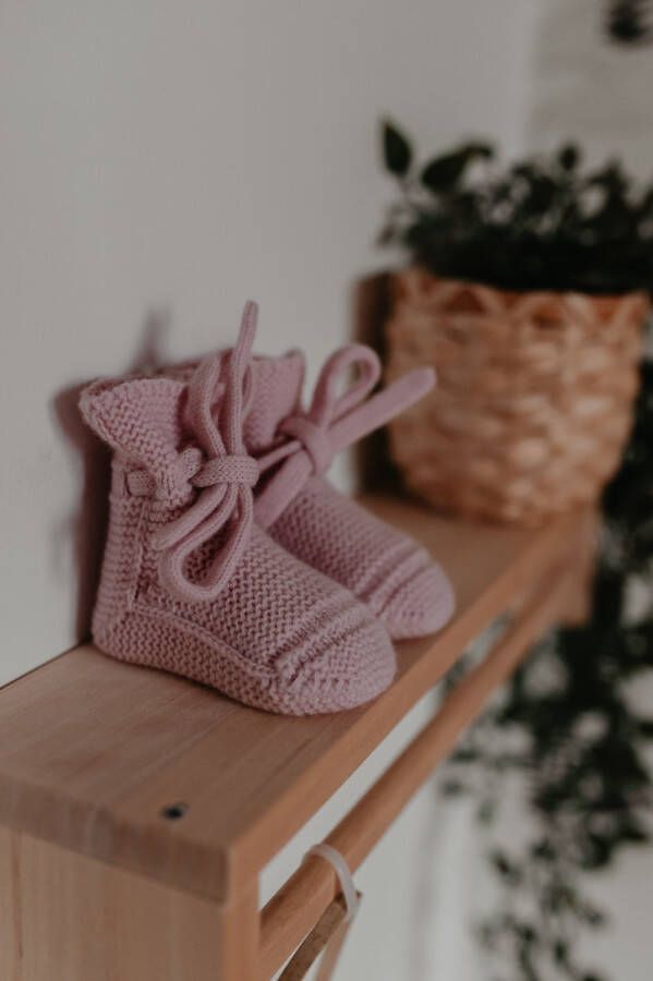 BabyRoomBoom Baby slofjes Merino Wol met Veter Zacht roze