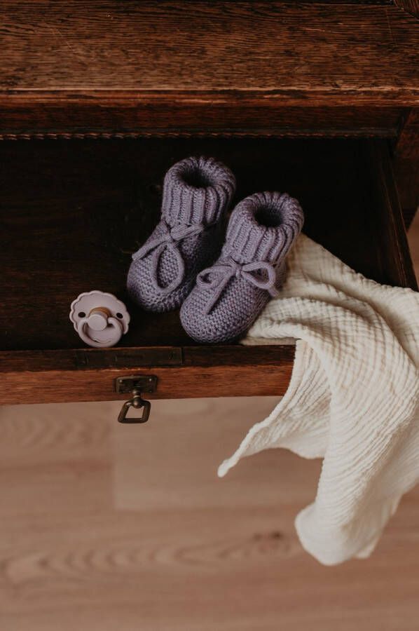 BabyRoomBoom Baby slofjes Merino Wol met chette Paars