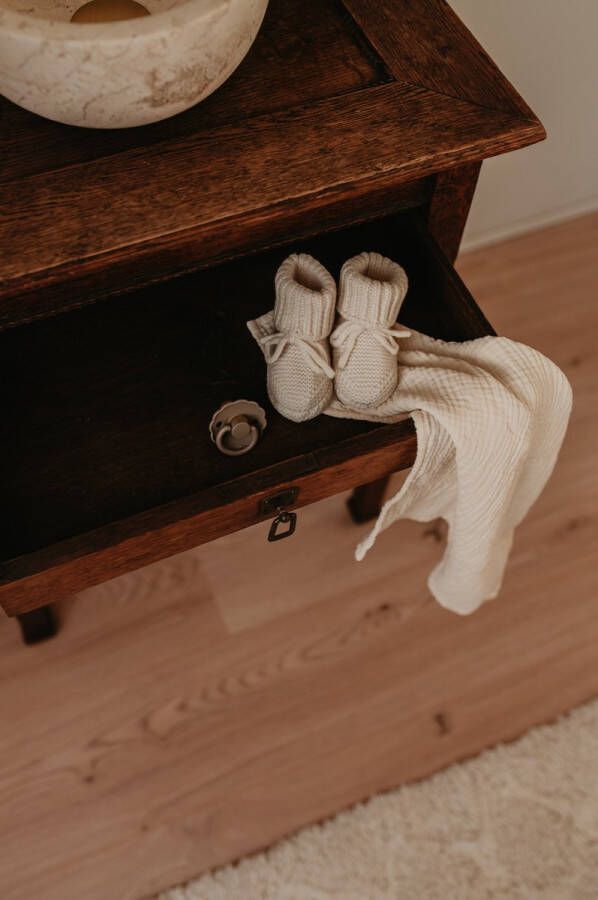 BabyRoomBoom Baby slofjes Merino Wol met chette Wit