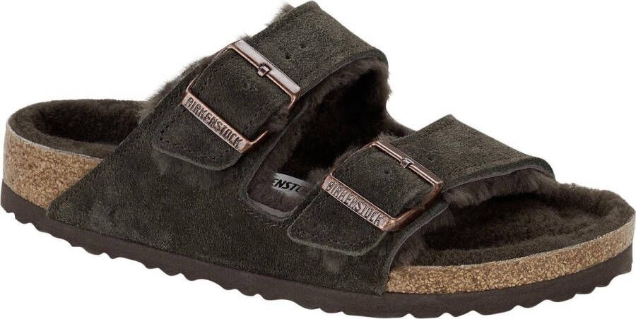 Birkenstock Sandalen Arizona Shearling Lined Suede Two-Strap Sandals in bruin