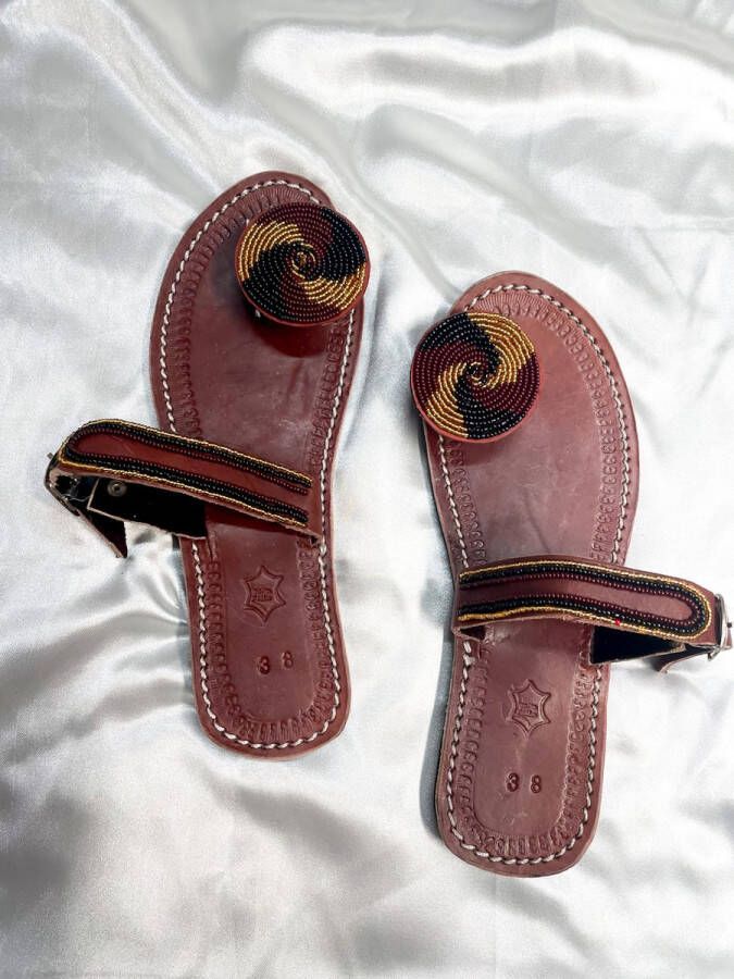 Brayoncrafts Afrikaanse handgemaakt sandalen met kralen