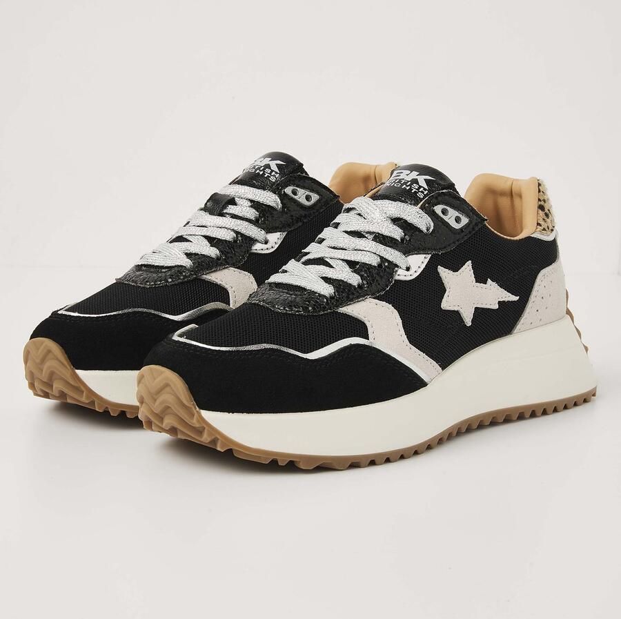 British Knights Fable Dames Sneakers Laag Zwart Gebroken wit Zilver Panterprint Vrouwen Schoenen