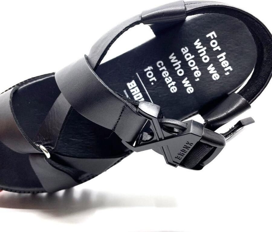 Bronx Stoere Damessandaal ""Groov-y Sandal Buckle"" zwart
