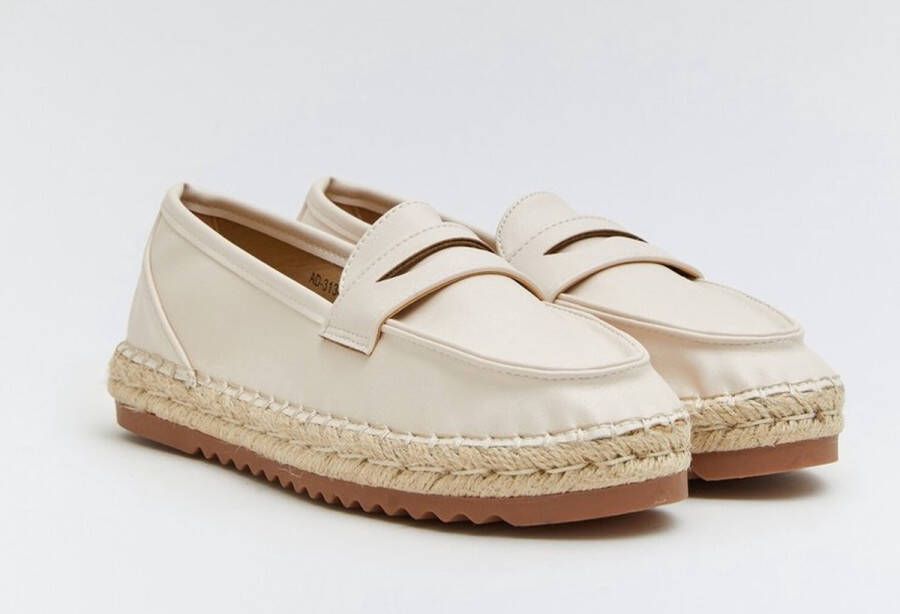 Weloveshoes SmileFavorites Loafers & Espadrilles Instappers Western Wit Imitatieleer
