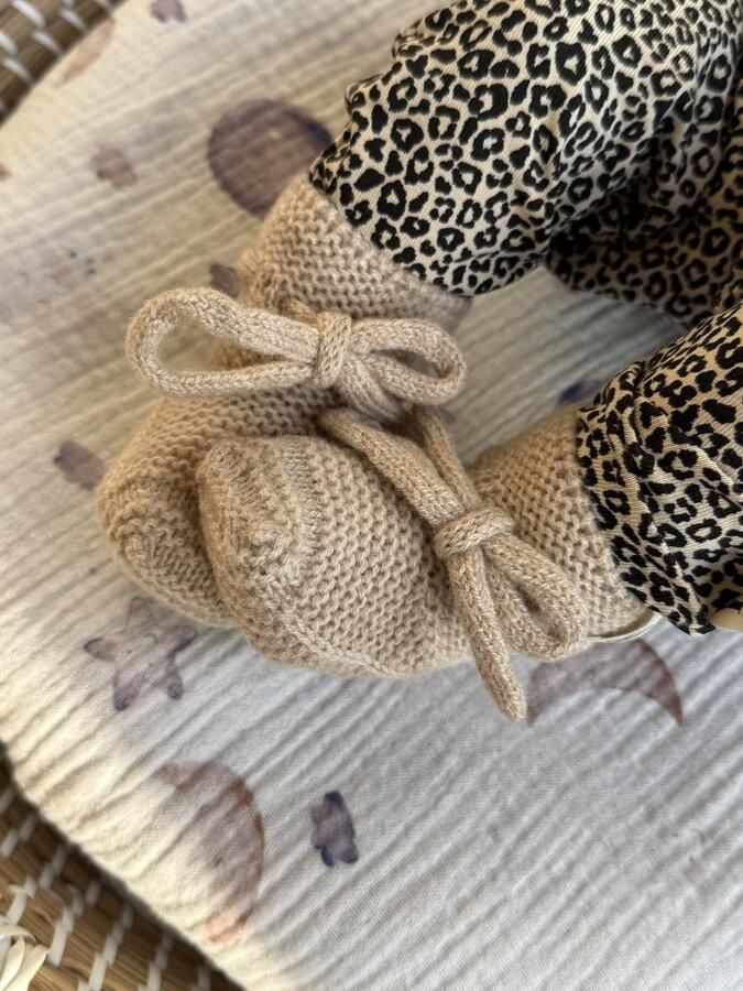 Bymirandless Newborn Merino wollen slofjes Sand
