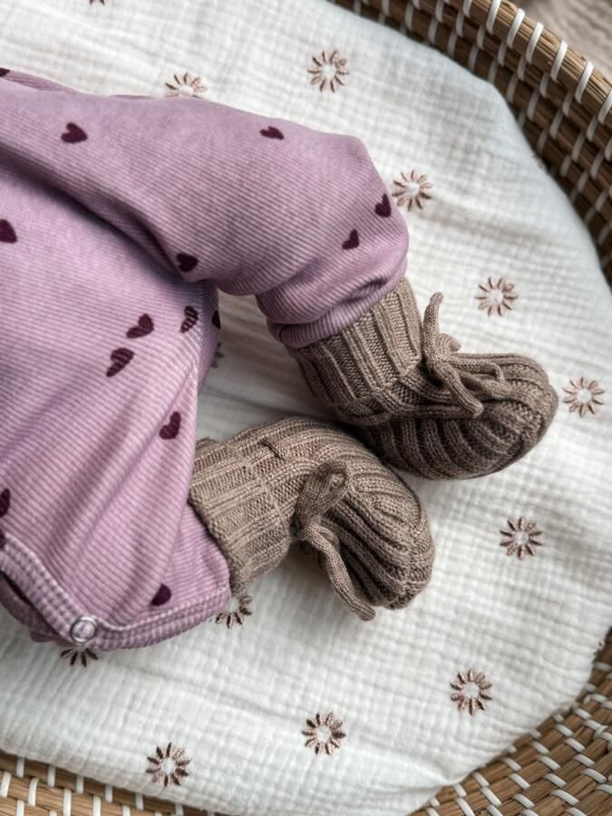 Bymirandless Newborn Merino wollen slofjes Taupe