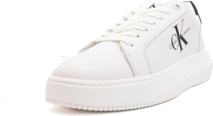 Calvin Klein Plateausneakers CHUNKY CUPSOLE MONO LTH WN vrijetijdsschoen lage schoen veterschoen met ck-opdruk aan de zijkant
