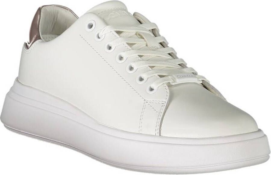 Calvin Klein Sportieve witte vetersneakers met contrastdetails White Dames