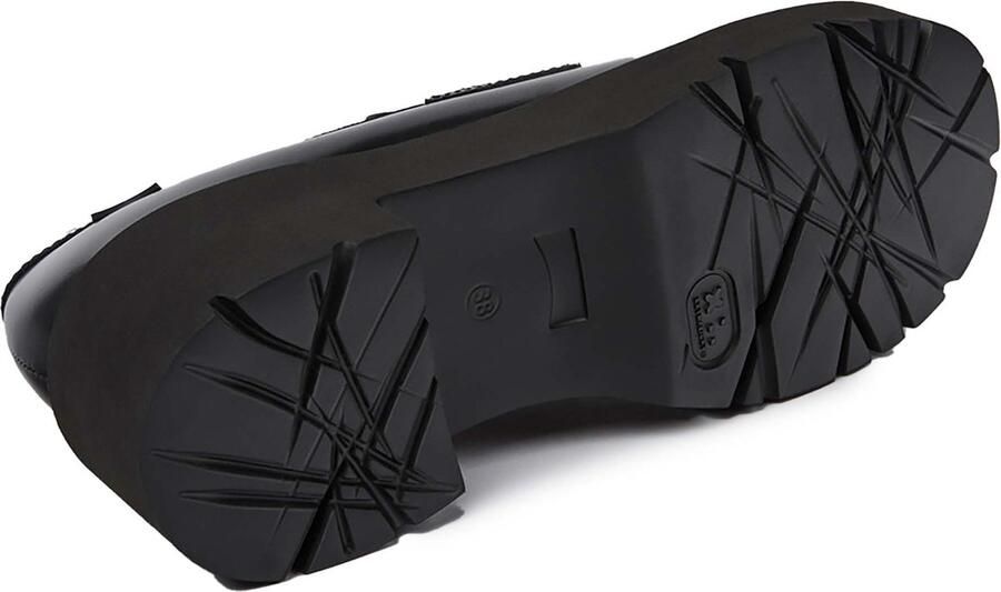 Camper Stylish Slip-on Loafers with Platform Sole for Comfortable Daily Wear