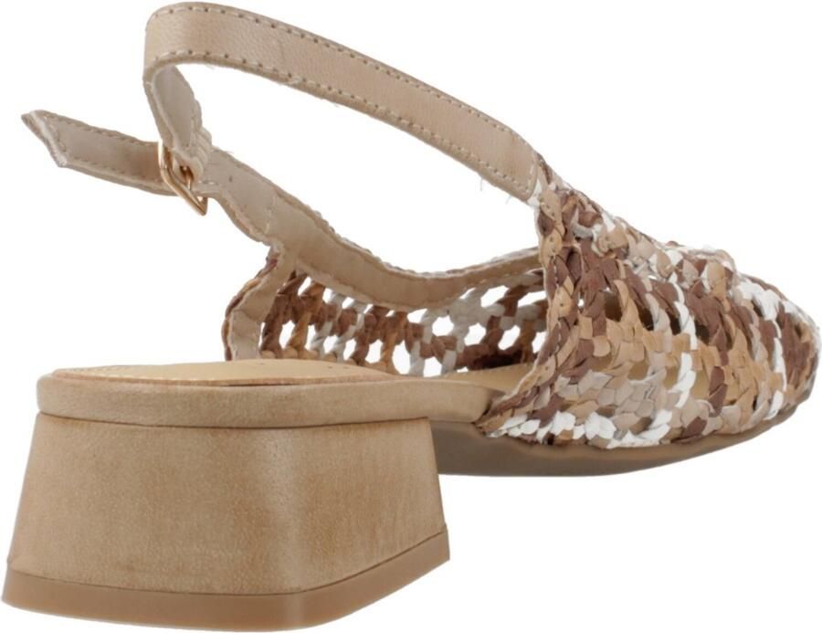 Carmela 16218501 Schoenen Goud Vrouw