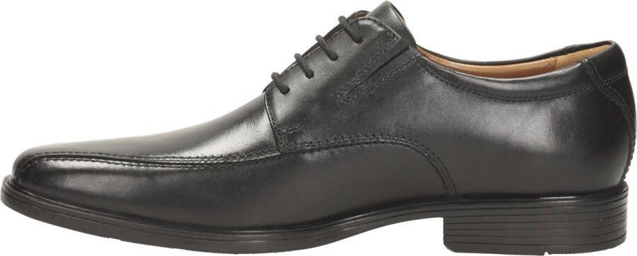 Clarks Veterschoenen Tilden Walk Vrijetijdsschoen lage schoen veterschoen met modieuze siernaad