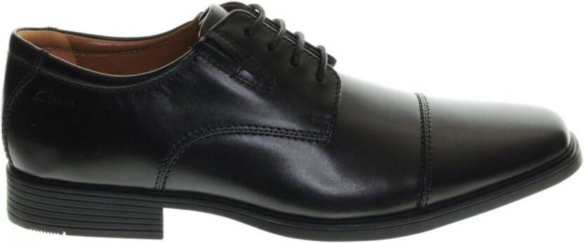 Clarks Veterschoenen Tilden Cap met modieuze kruisnaad vrijetijdsschoen halfhoge schoen veterschoen
