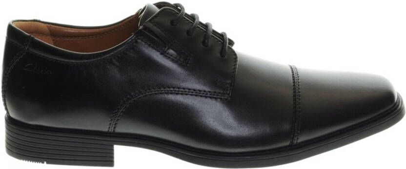 Clarks Veterschoenen Tilden Cap met modieuze kruisnaad vrijetijdsschoen halfhoge schoen veterschoen