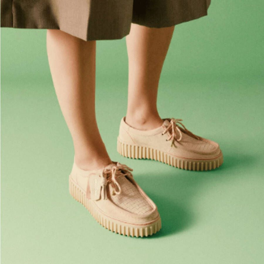 Clarks Shoes Clarks Dames Veterschoen Torhill Bee Ecru Suede BEIGE