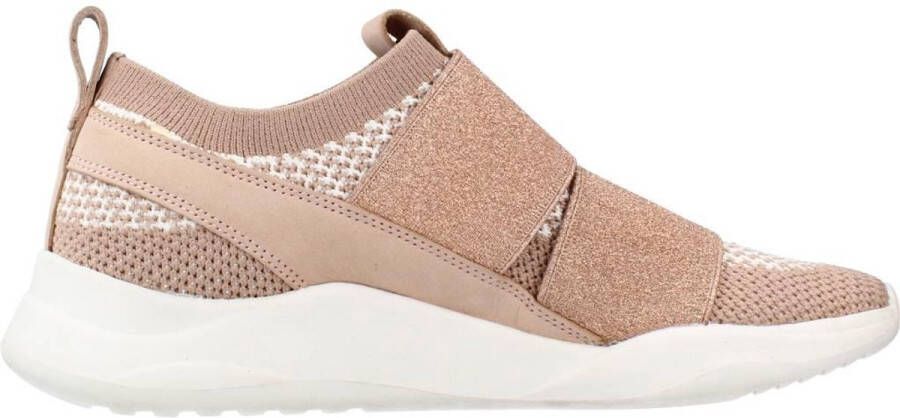 Clarks Stijlvolle Slip-On Sneakers voor Vrouwen Beige Dames