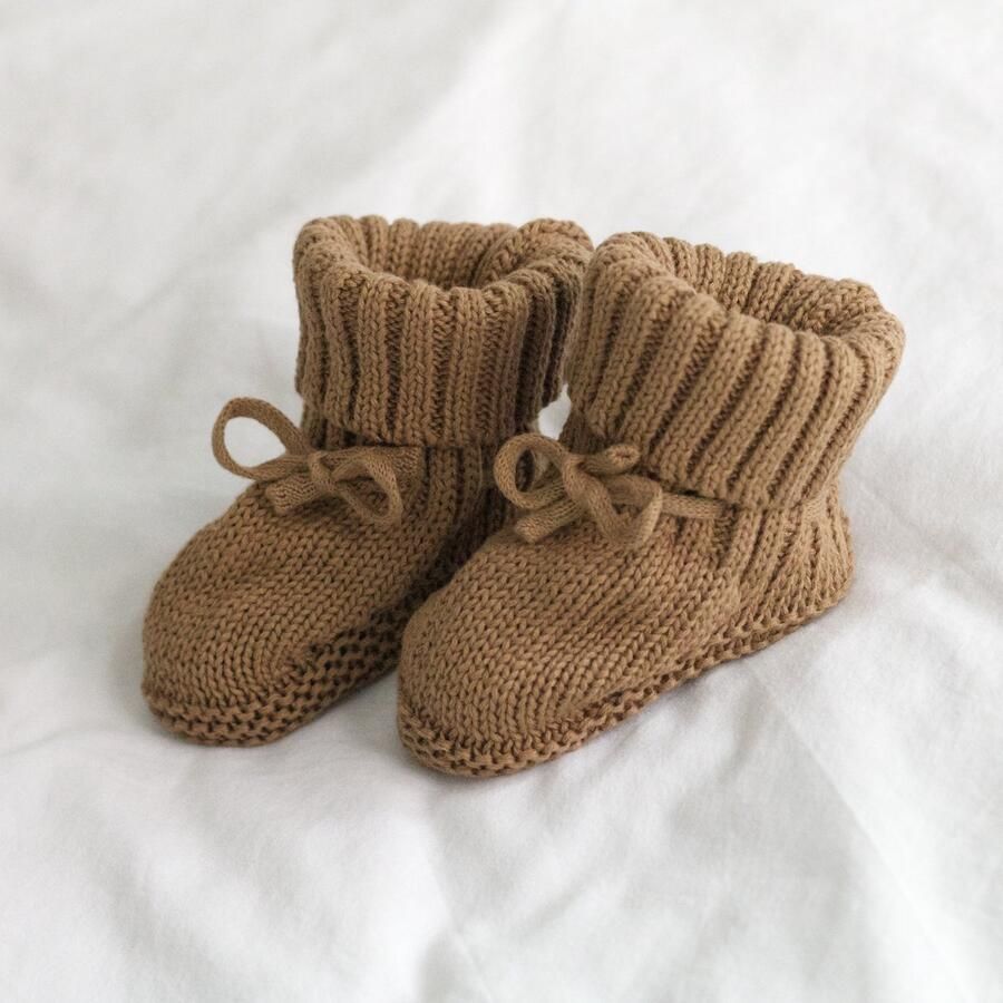 Completebabyuitzet Steppies Babyslofjes Gebreid Bruin Slofjes voor en