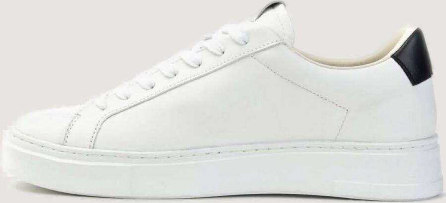Crime London Witte Leren Sneakers met Ronde Neus en Logo Patch White Heren