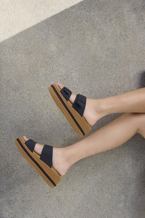 Crocs Sleehakmuiltjes Brooklyn Woven Buckle Slippers sandalen vrijetijdsschoenen met plateauzool