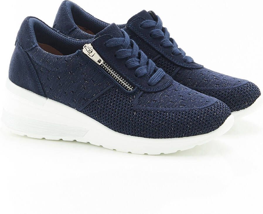Nike met sleehak hotsell