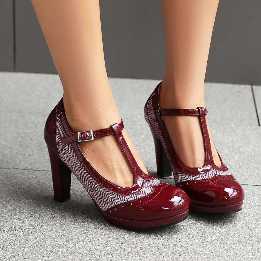 Pumps in retro stijl met gespjes - Foto 1