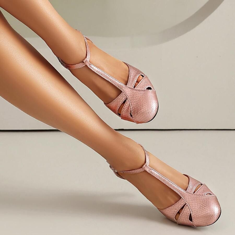 Pumps met T-riem en ronde neus - Foto 1