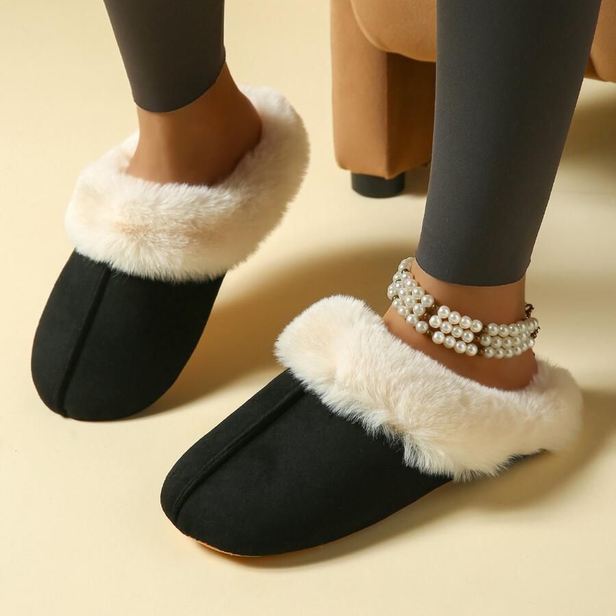 Damesslippers van traagschuim comfortabele en warme binnenslippers zacht en lichtgewicht geschikt voor de late herfst en vroege winter Zwarte gekartelde randen