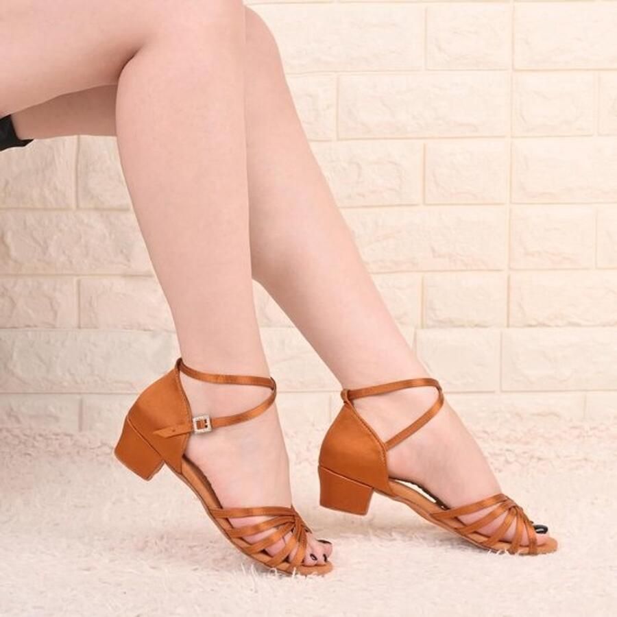 Dansschoenen voor meisjes en kinderen salsa tango chacha ballroom en praktijk