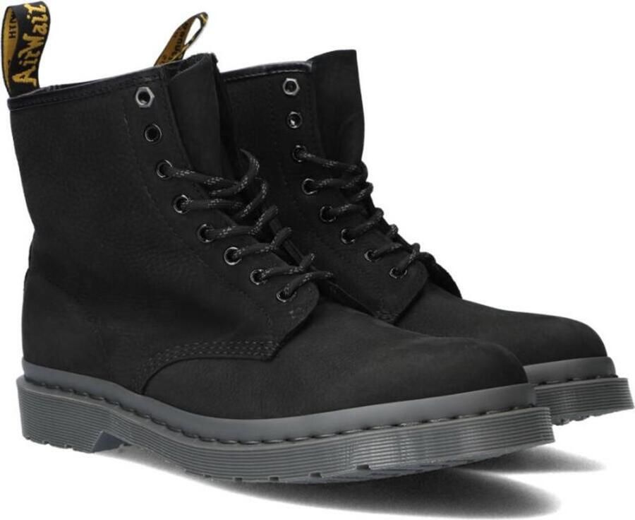 Dr. Martens Waterdichte Nubuck Laarzen met Freesbewerking 1460 Zwart Heren Veterboots