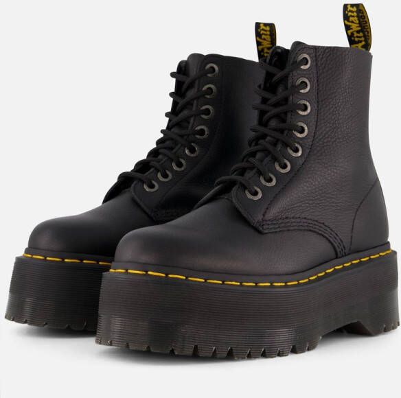 Dr. Martens Zwarte veterschoenen met hoge platform voor moedige vrouwen Black Dames