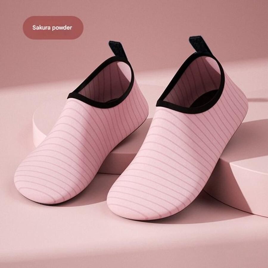 Dunne Strepen Kersenbloesemroze Watersokken Smalle Antislip Zwemschoenen Unisex Flexibele Aqua Schoenen Voor Strand Zwembad En Snorkelen