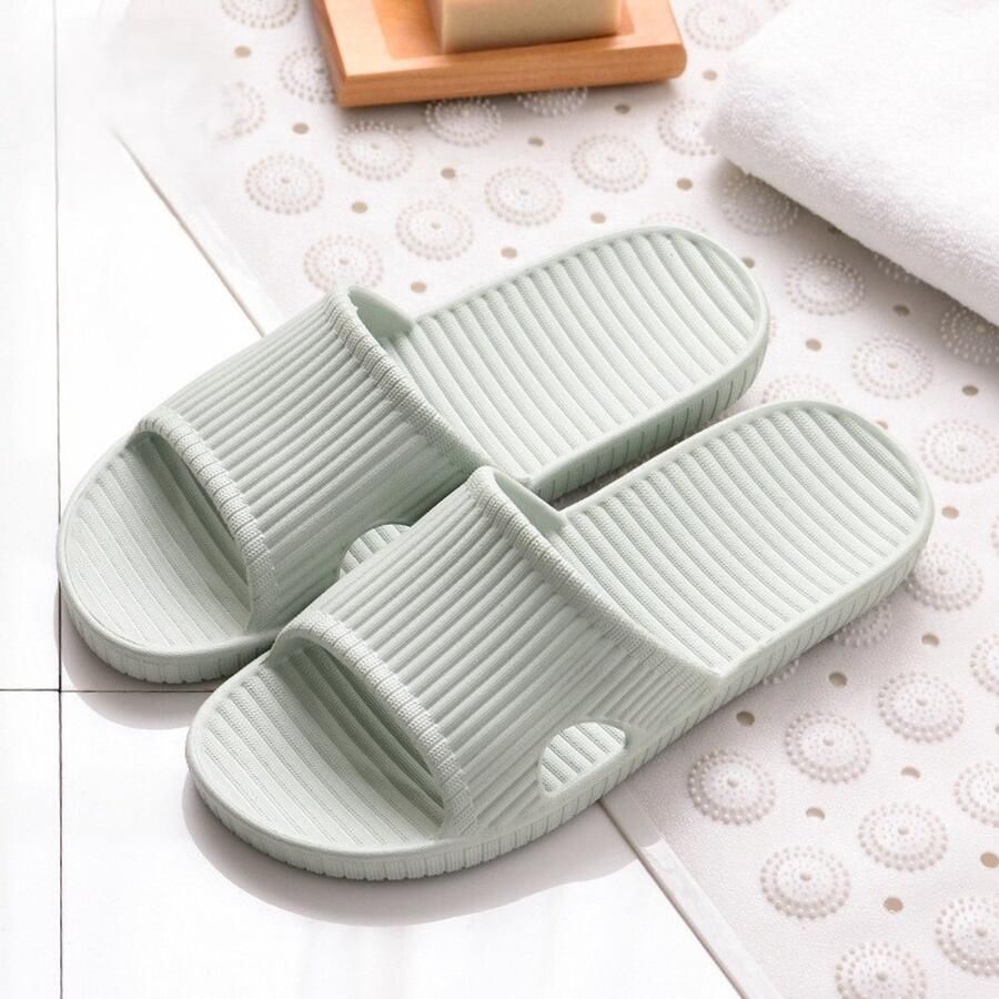 1 paar badkamerslippers of doucheslippers binnenshuis antislip met zachte zool ook geschikt voor buitengebruik Grasgroen 40