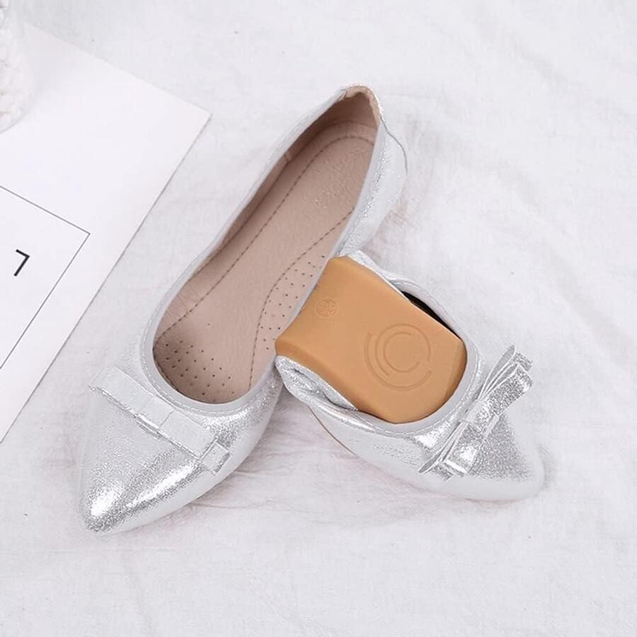 Allecto- Vrouwen Ballet Schoenen Comfortabel Sparkly Rhinestone Puntige Casual Zachte Slip On Platte Schoenen met Elegante Strik Geschikt voor Feestjes Zilver