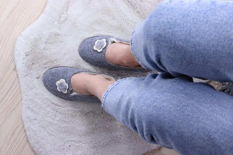 Apreggio Ladies Slippers Wool Felt Solid Rubber Sole Warm Slippers 100% Natural ShopVlot