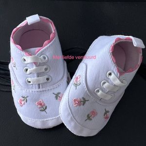 Baby Schoenen Wit Kant roze Bloemen Geborduurde Zachte Schoenen