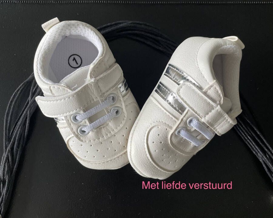 Baby Schoenen : Sneaker wit twee strepen zilver