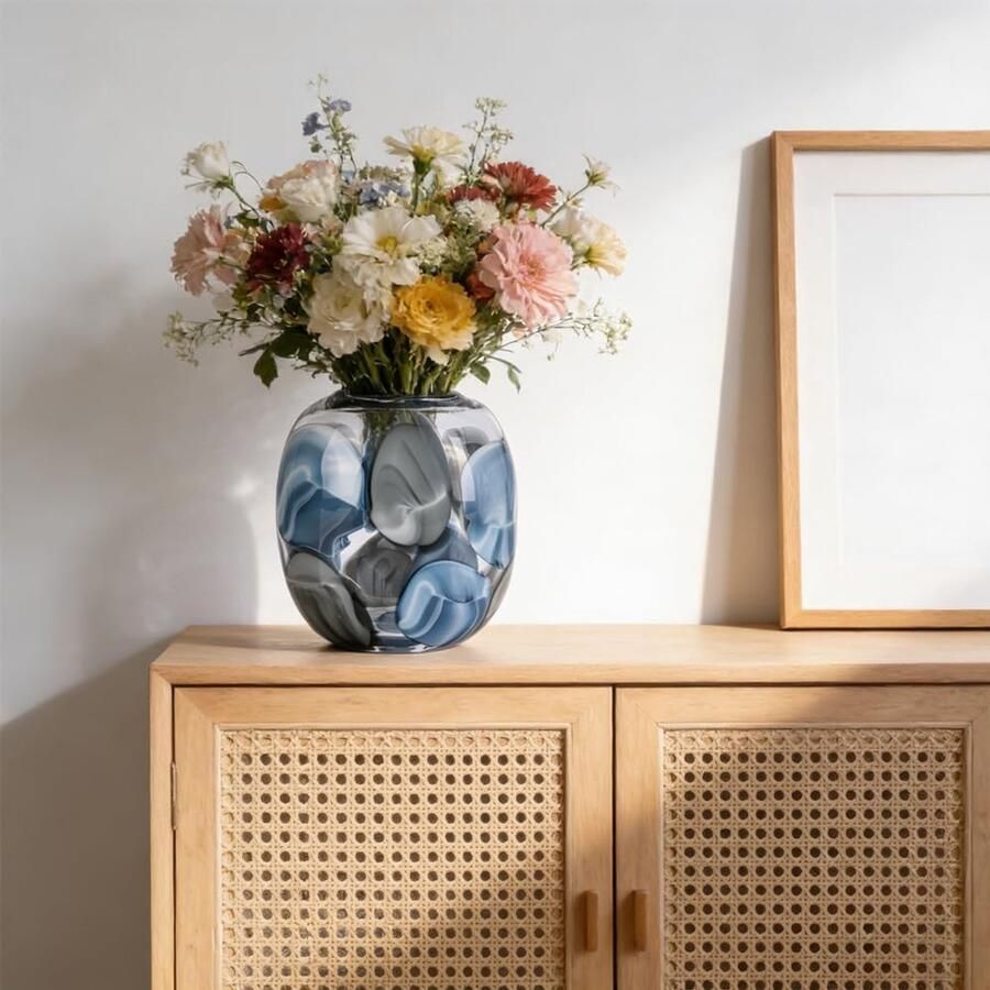 Blauwe glazen vaas ronde brede mond blauwgrijze vaas decoratieve glazen vaas voor bloemen kust woondecoratie middelpunt voor tafel plank entree in de badkamer of woonkamer